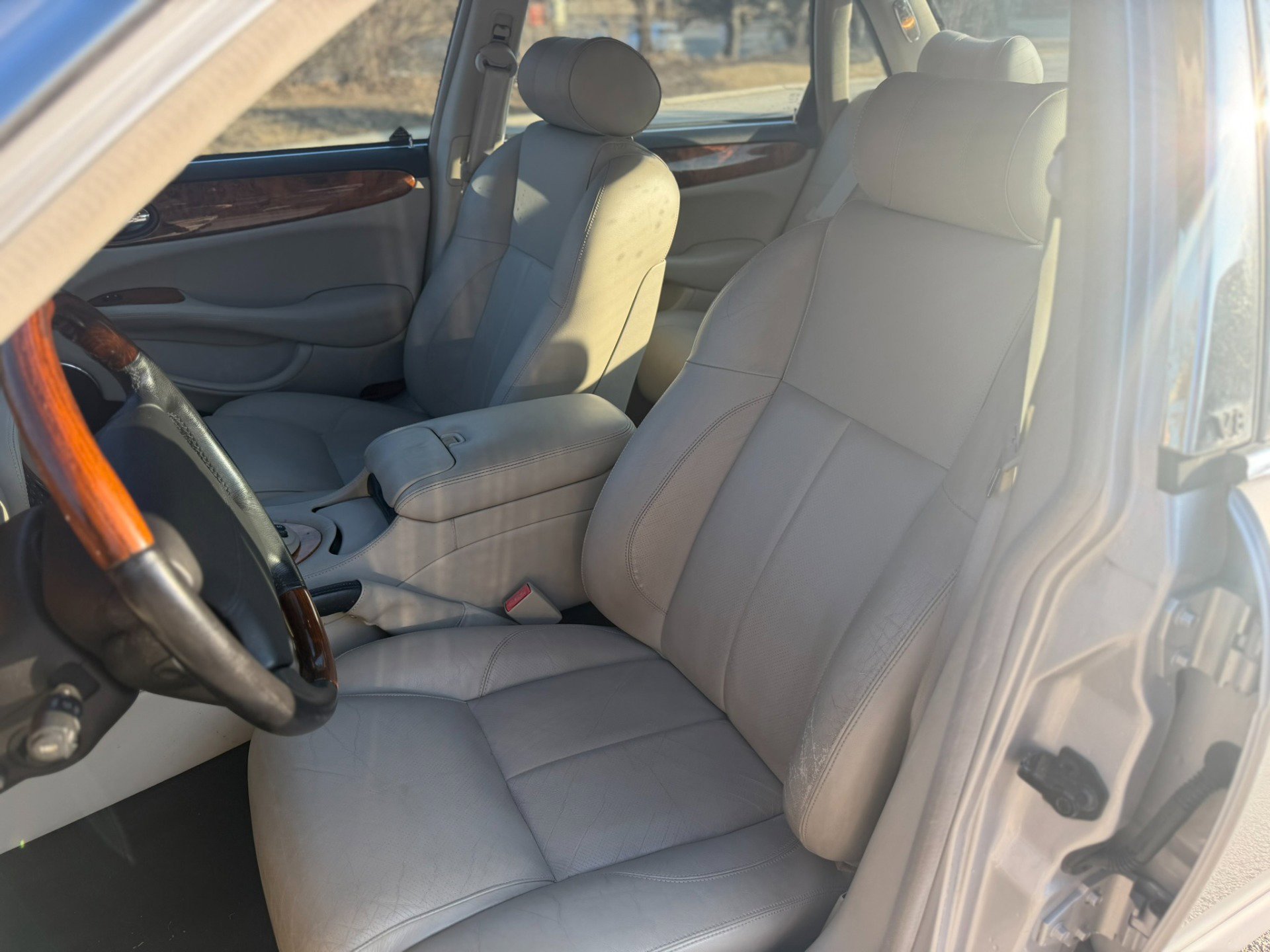 Used 2002 Jaguar XJ8 image 9