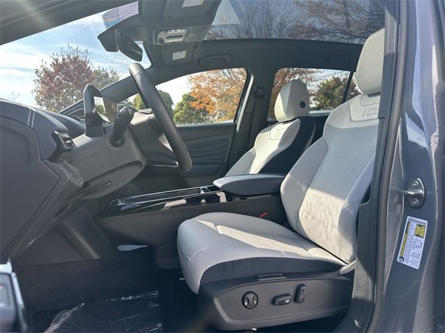 New 2025 Volkswagen ID.4 Pro S Plus image 12