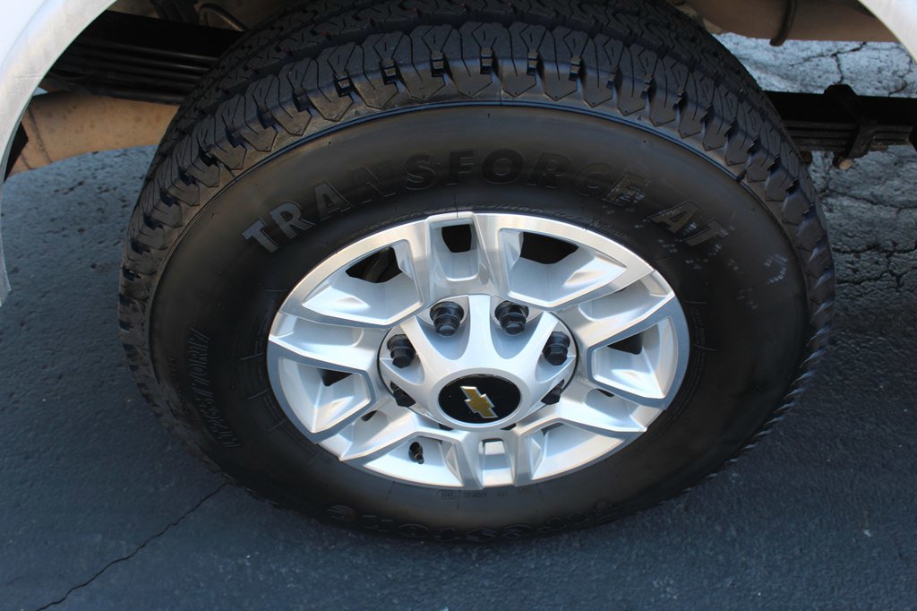 Used 2024 Chevrolet Silverado 2500 LT w/ Convenience Package image 30