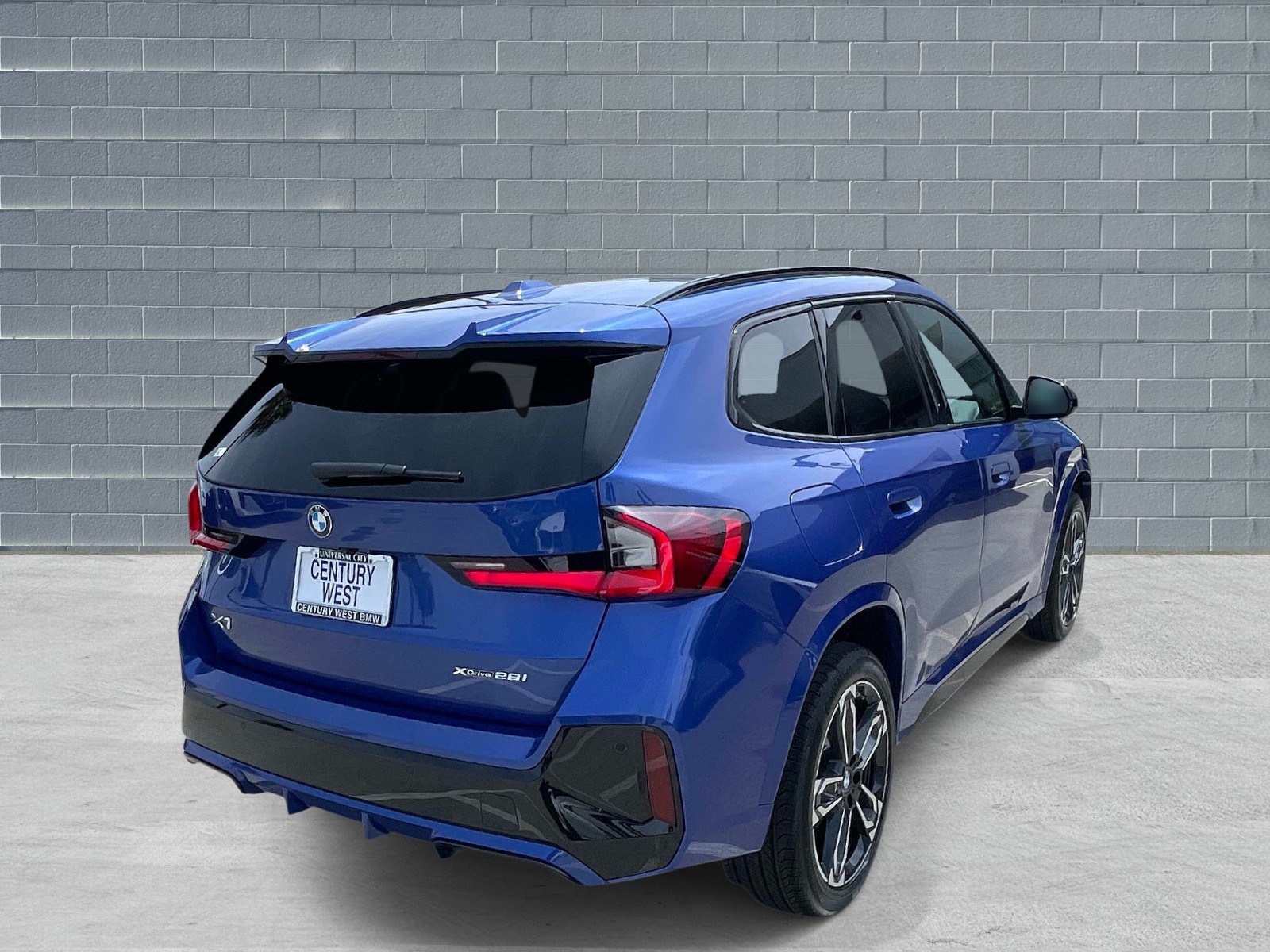 New 2026 BMW X1 xDrive28i w/ M Sport Package AWD/4WD image 4