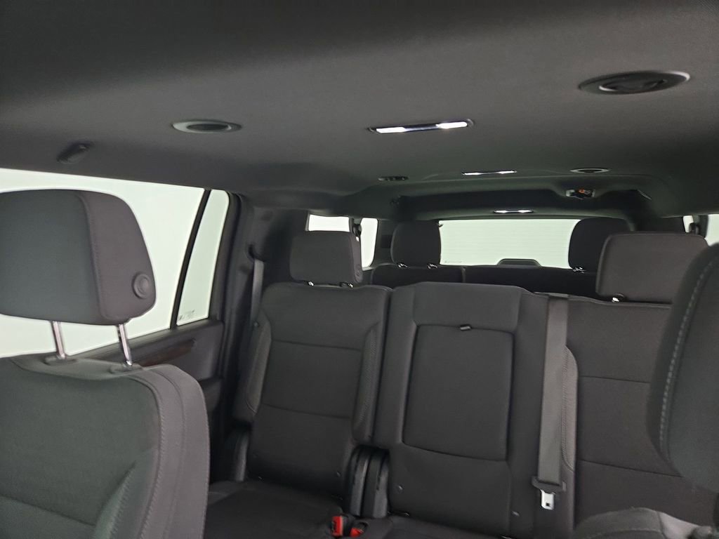 Used 2025 Chevrolet Suburban LS image 41