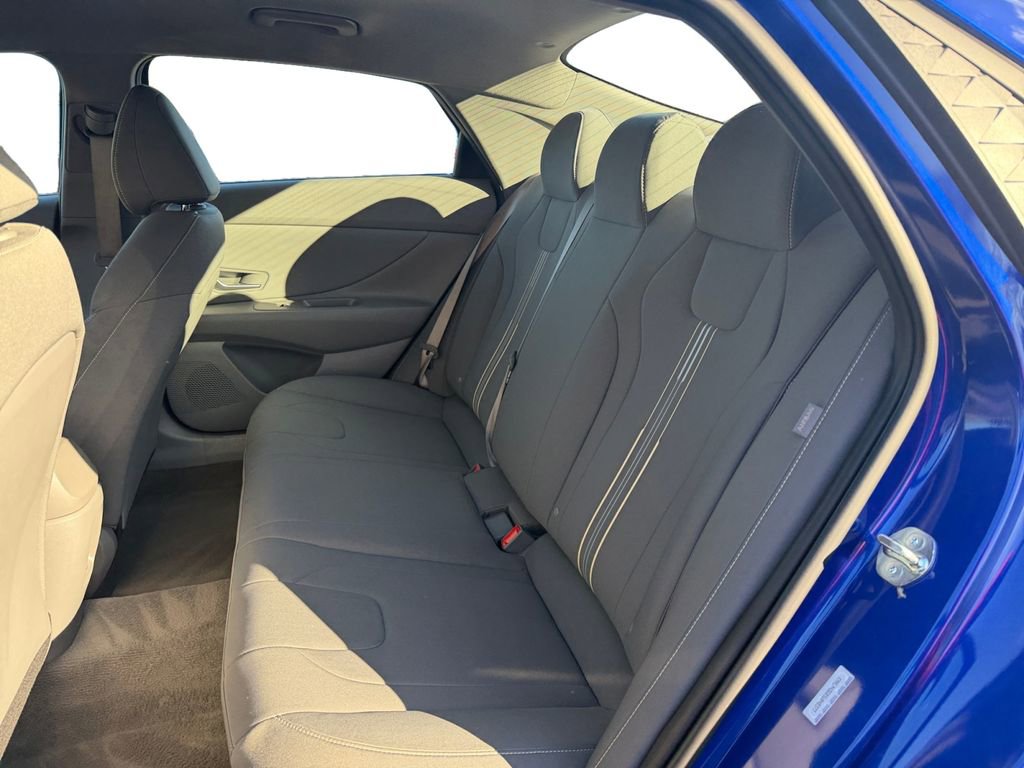 Certified 2025 Hyundai Elantra Sport image 13