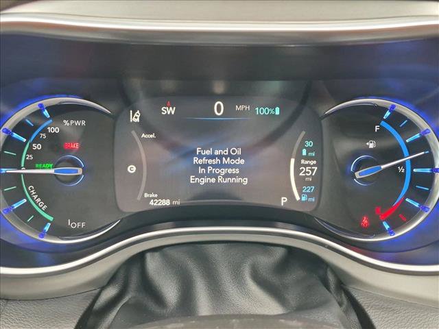Used 2023 Chrysler Pacifica Limited w/ S Appearance Package FWD image 11