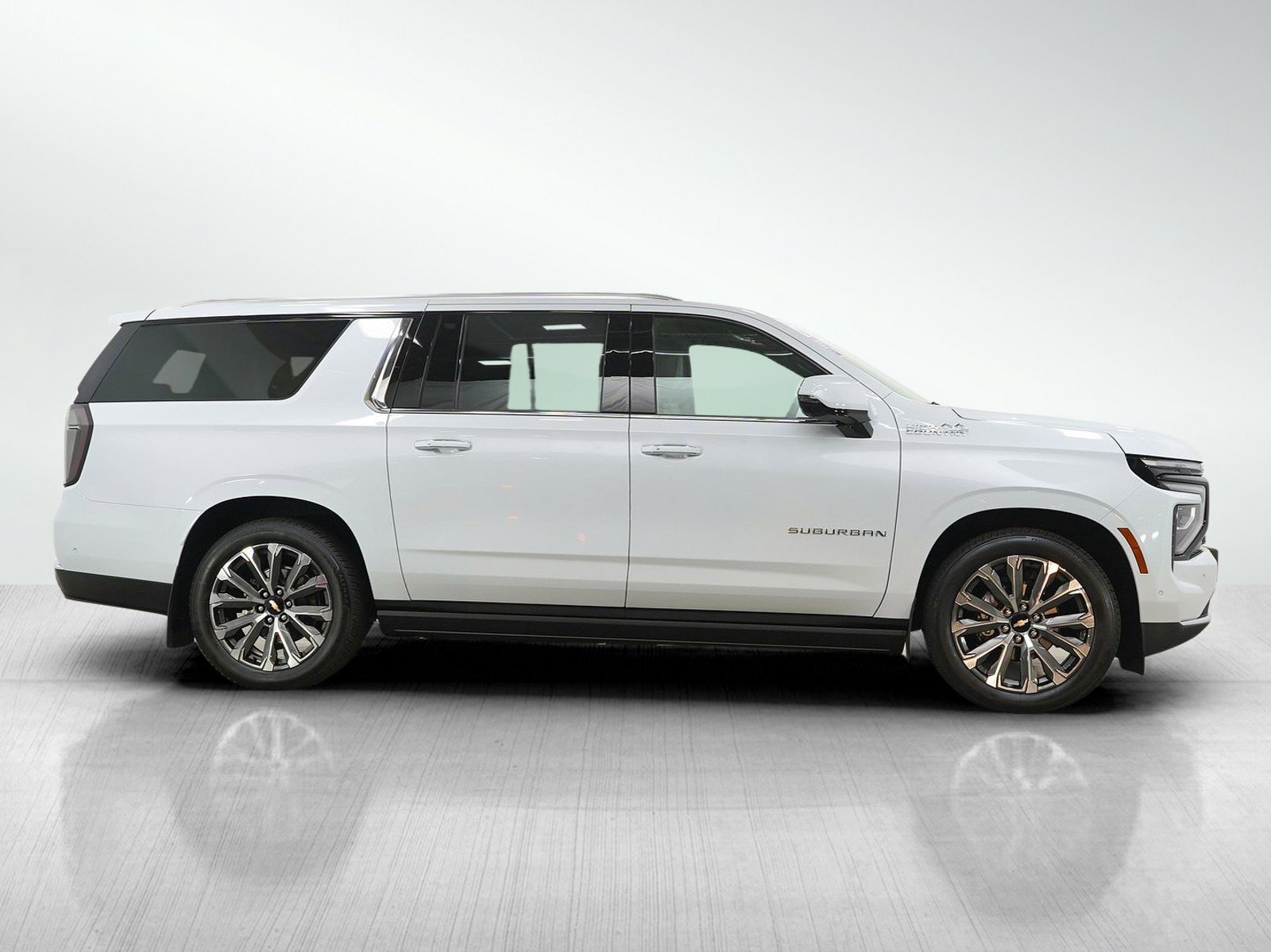 Used 2026 Chevrolet Suburban High Country AWD/4WD image 6