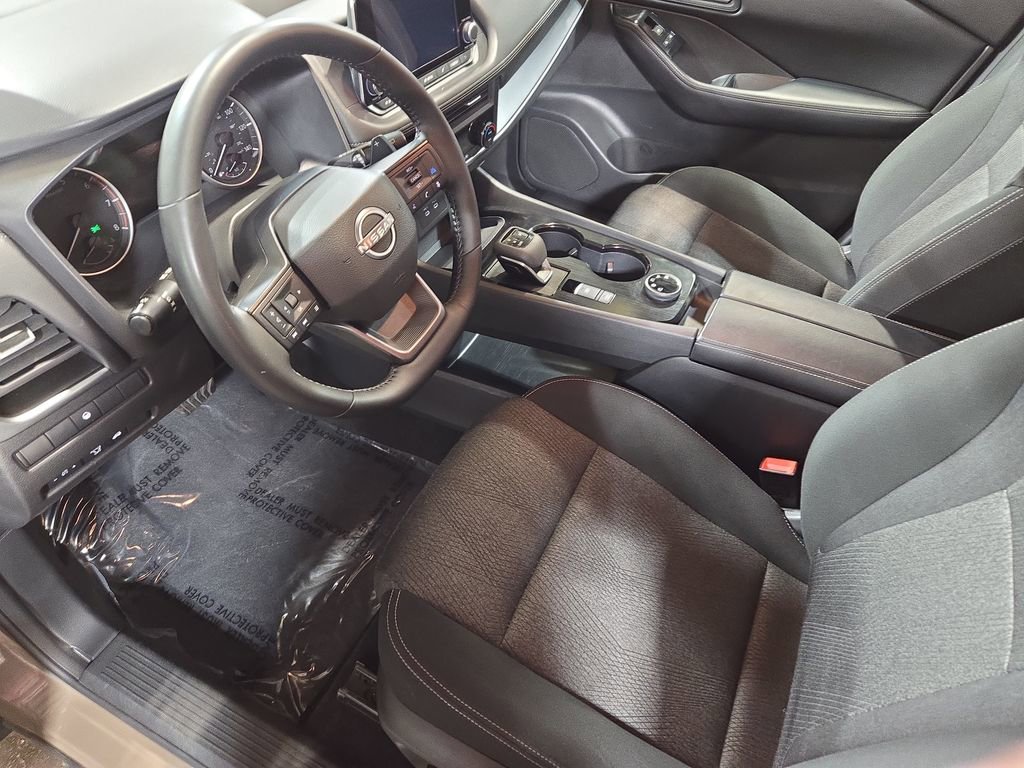 Used 2025 Nissan Rogue SV image 20