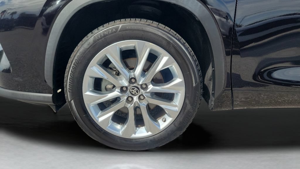Certified 2021 Toyota Highlander Limited FWD image 25