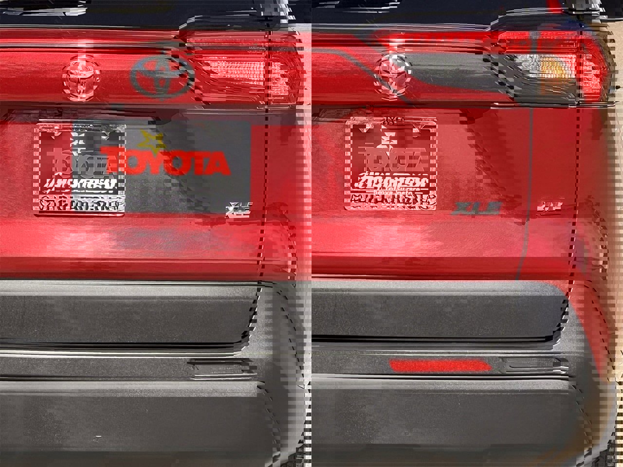 Used 2025 Toyota RAV4 XLE image 5