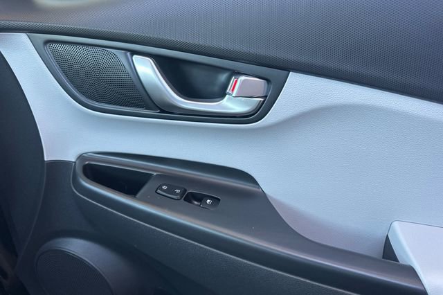 Certified 2023 Hyundai Kona SE FWD image 23