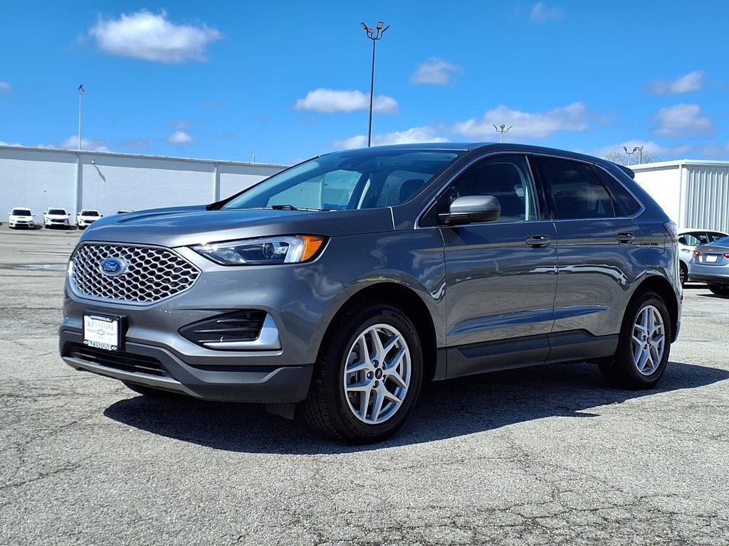 Used 2024 Ford Edge SEL image 3