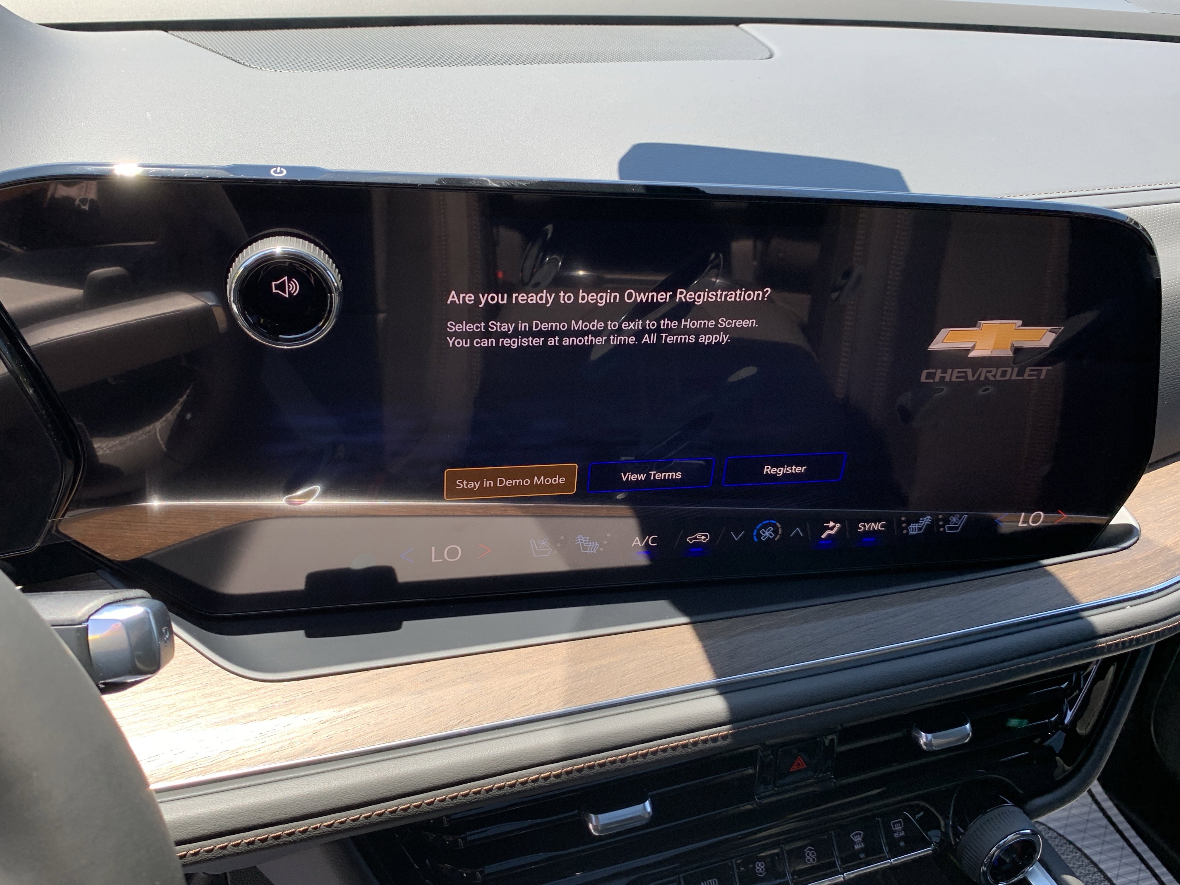 New 2026 Chevrolet Suburban High Country AWD/4WD image 17