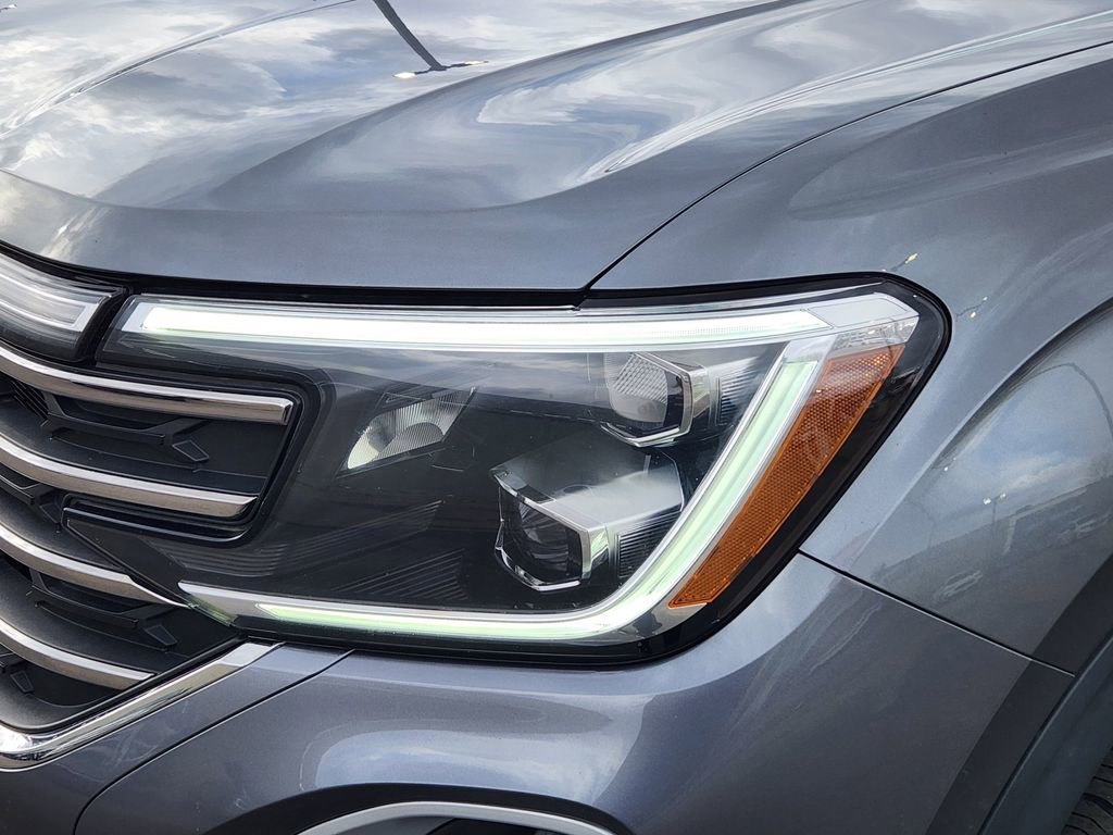 Used 2025 Volkswagen Atlas SE image 8