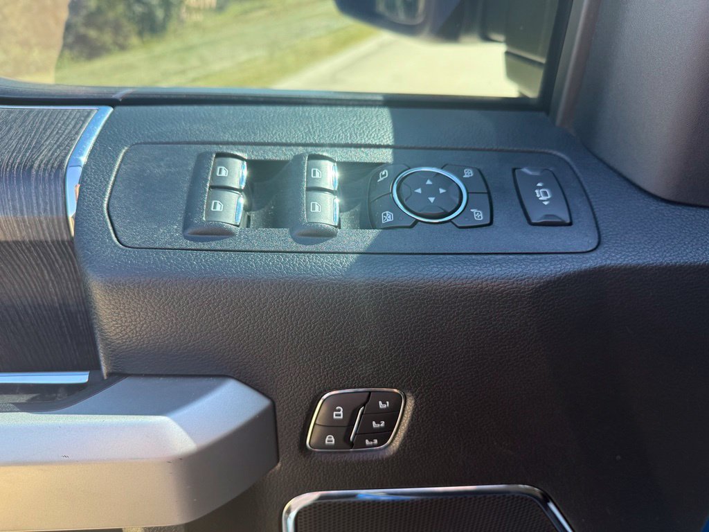 Used 2021 Ford F350 Lariat w/ Tremor Off-Road Package AWD/4WD image 30