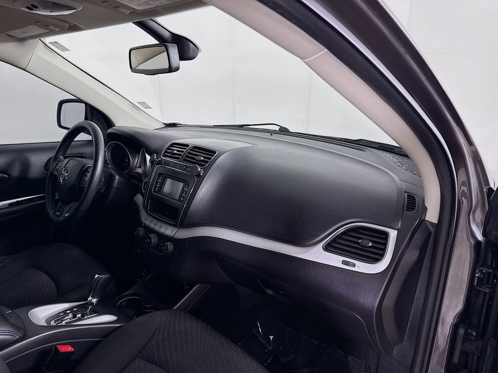 Used 2018 Dodge Journey SE w/ Mopar All Weather Group FWD image 33