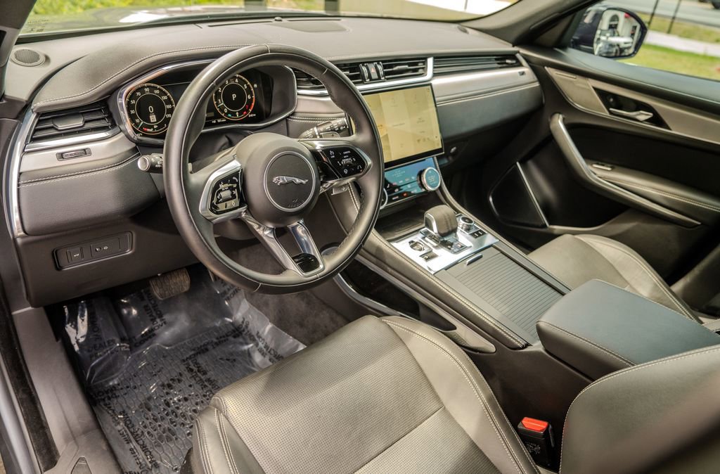 Used 2024 Jaguar F-PACE R-Dynamic S AWD/4WD image 4