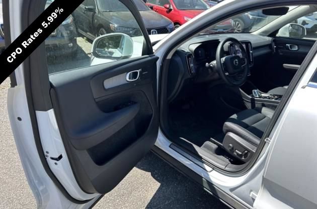 Certified 2023 Volvo XC40 B5 Ultimate w/ Protection Package Premier AWD/4WD image 13