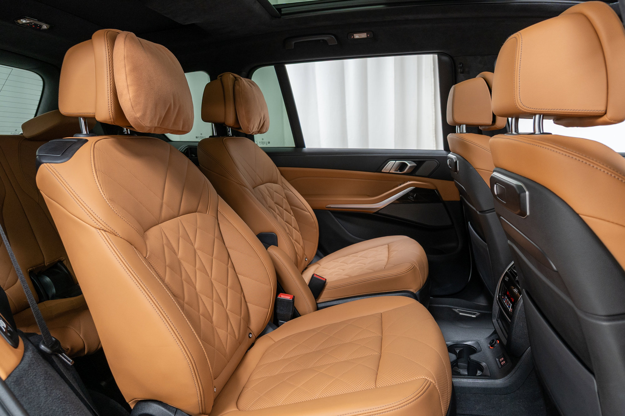 Certified 2024 BMW X7 xDrive40i w/ M Sport Package image 24