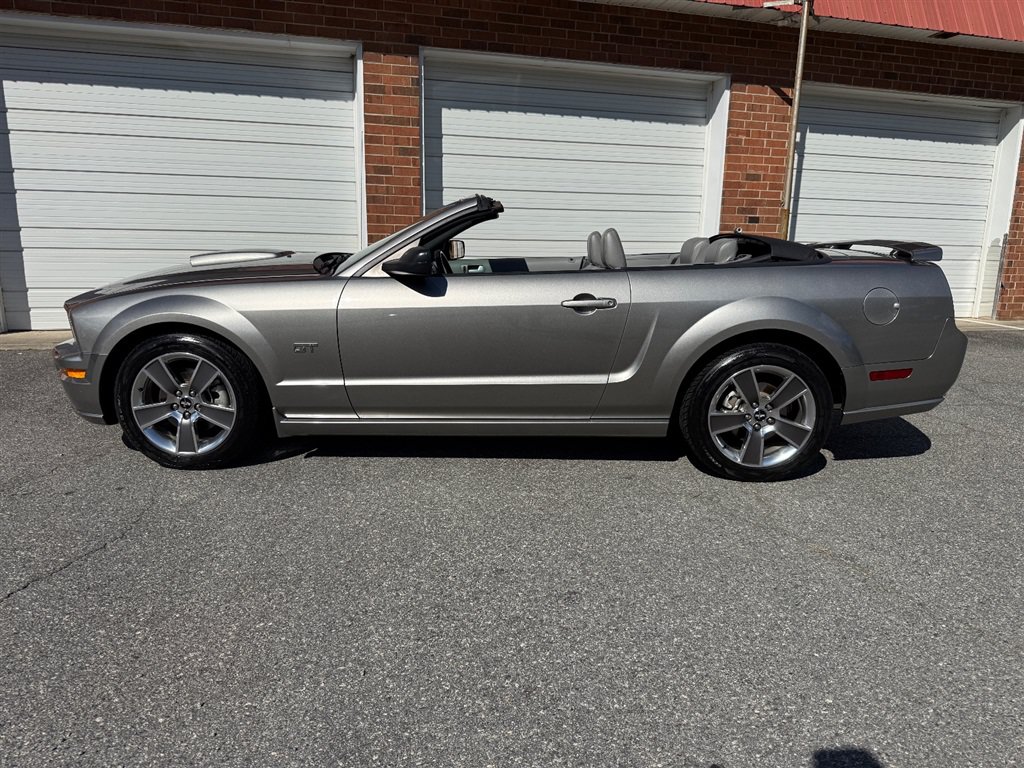Used 2008 Ford Mustang GT RWD image 23