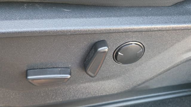 Used 2025 Ford F150 Lariat w/ Equipment Group 501A Mid image 43