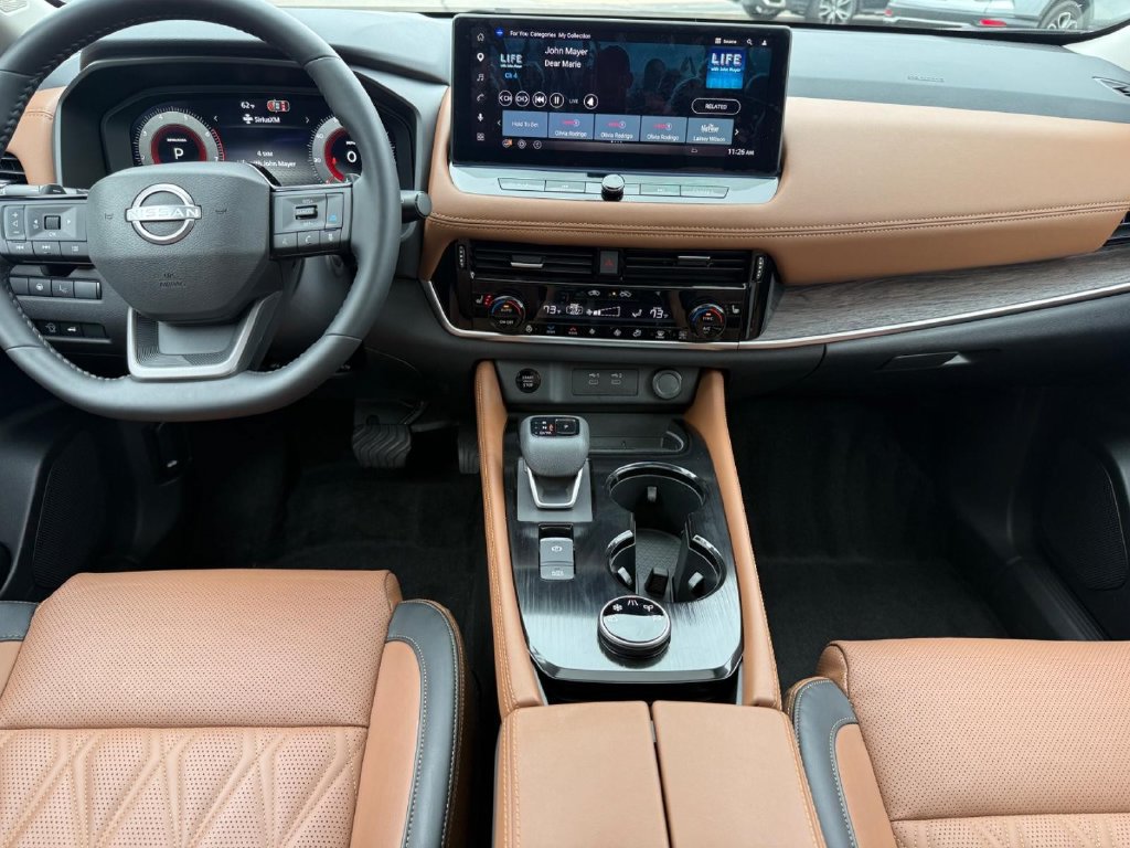 Used 2026 Nissan Rogue Platinum w/ Platinum Premium Package AWD/4WD image 11