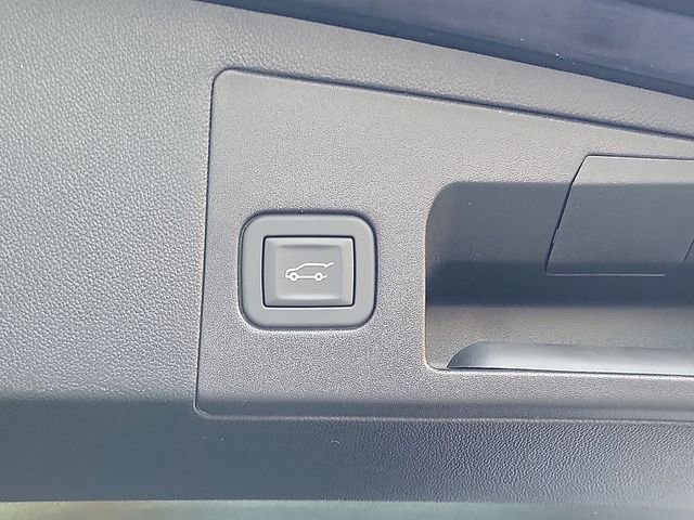 Used 2025 Cadillac XT5 Luxury image 22