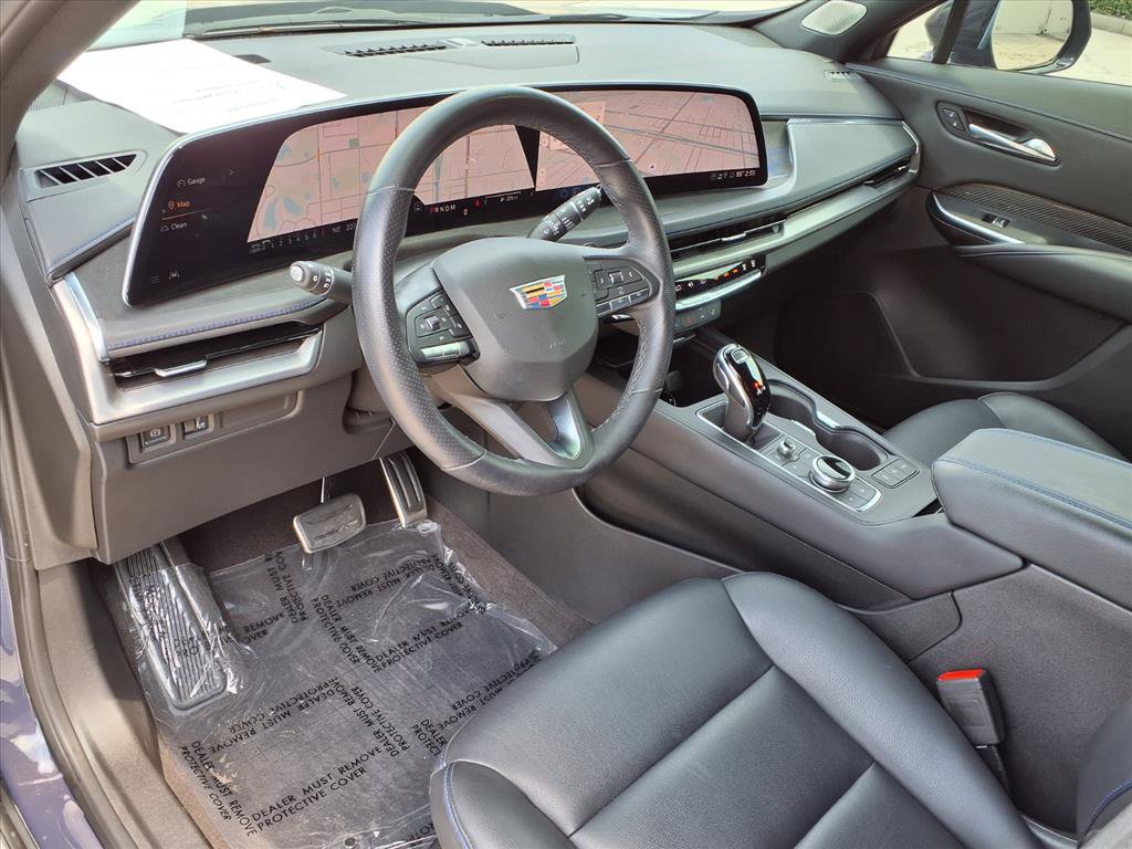 Used 2024 Cadillac XT4 Sport w/ Cold Weather Package FWD image 18
