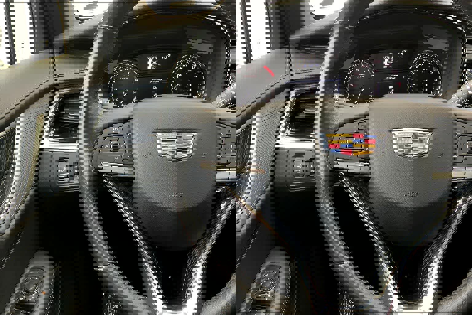 Used 2024 Cadillac XT6 Premium Luxury image 25