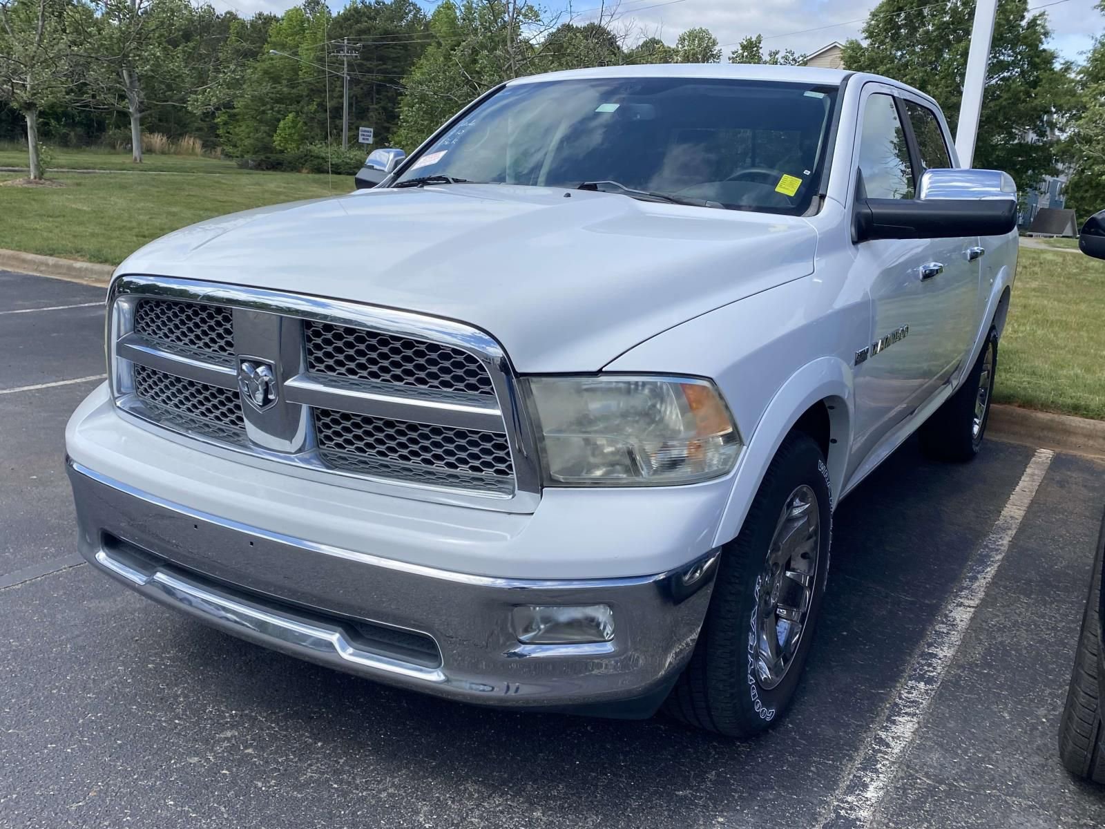 Used 2011 RAM 1500 Laramie AWD/4WD image 3