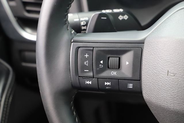 Used 2025 Nissan Rogue SV AWD/4WD image 24