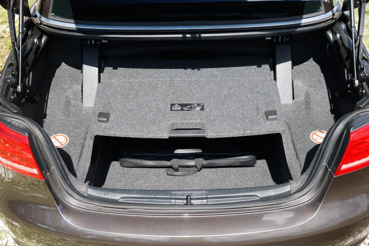 Used 2013 Volkswagen Eos Komfort FWD image 23