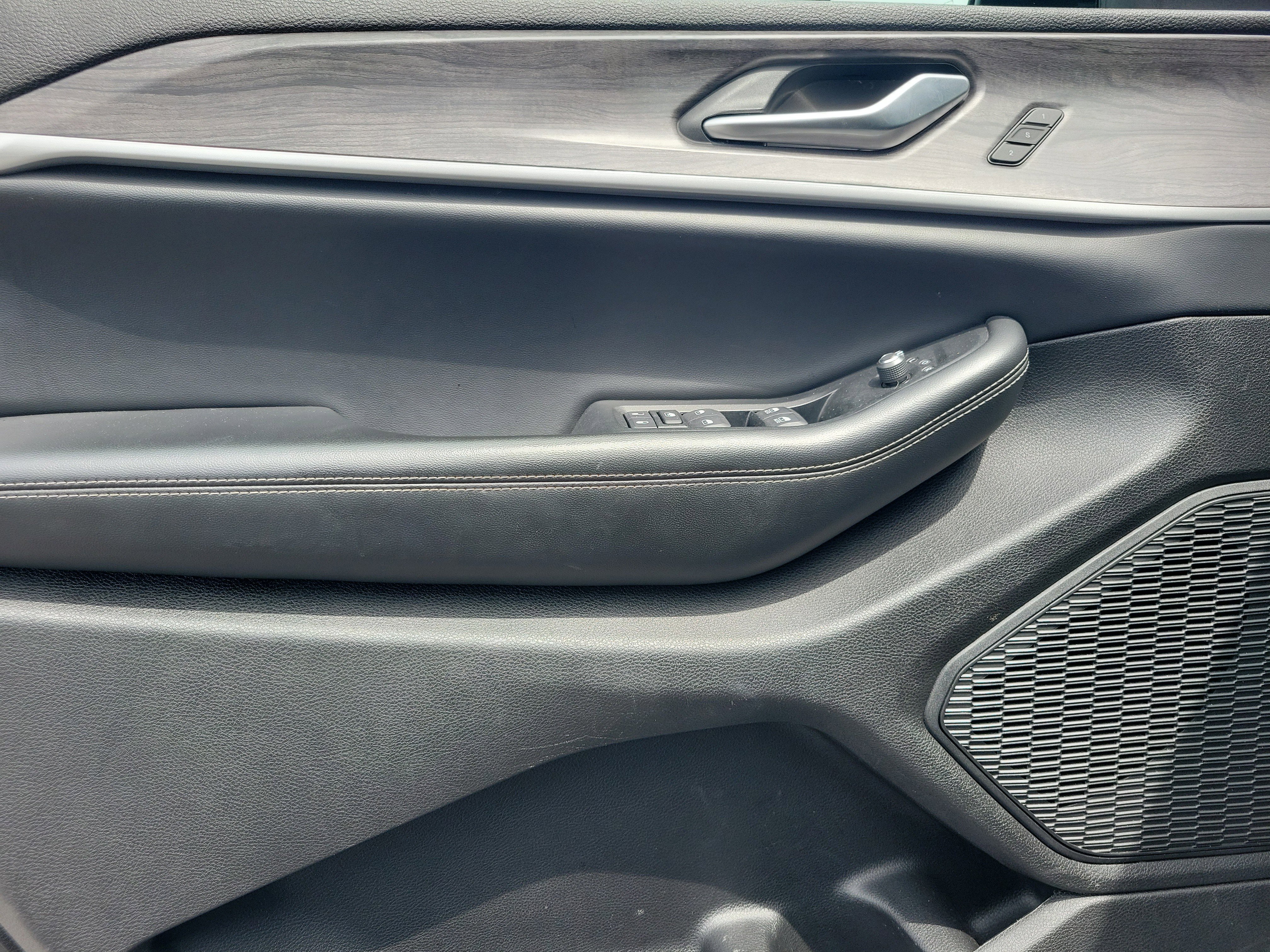 Used 2023 Jeep Grand Cherokee Limited image 12