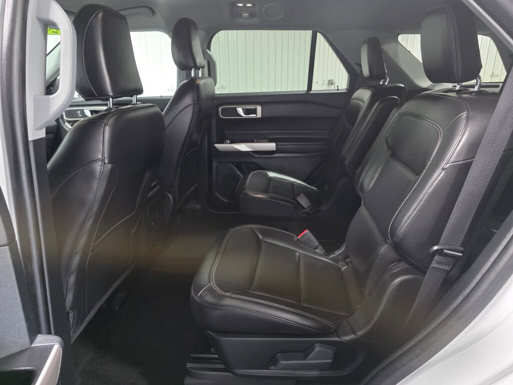 Used 2024 Ford Explorer XLT w/ Equipment Group 202A AWD/4WD image 10