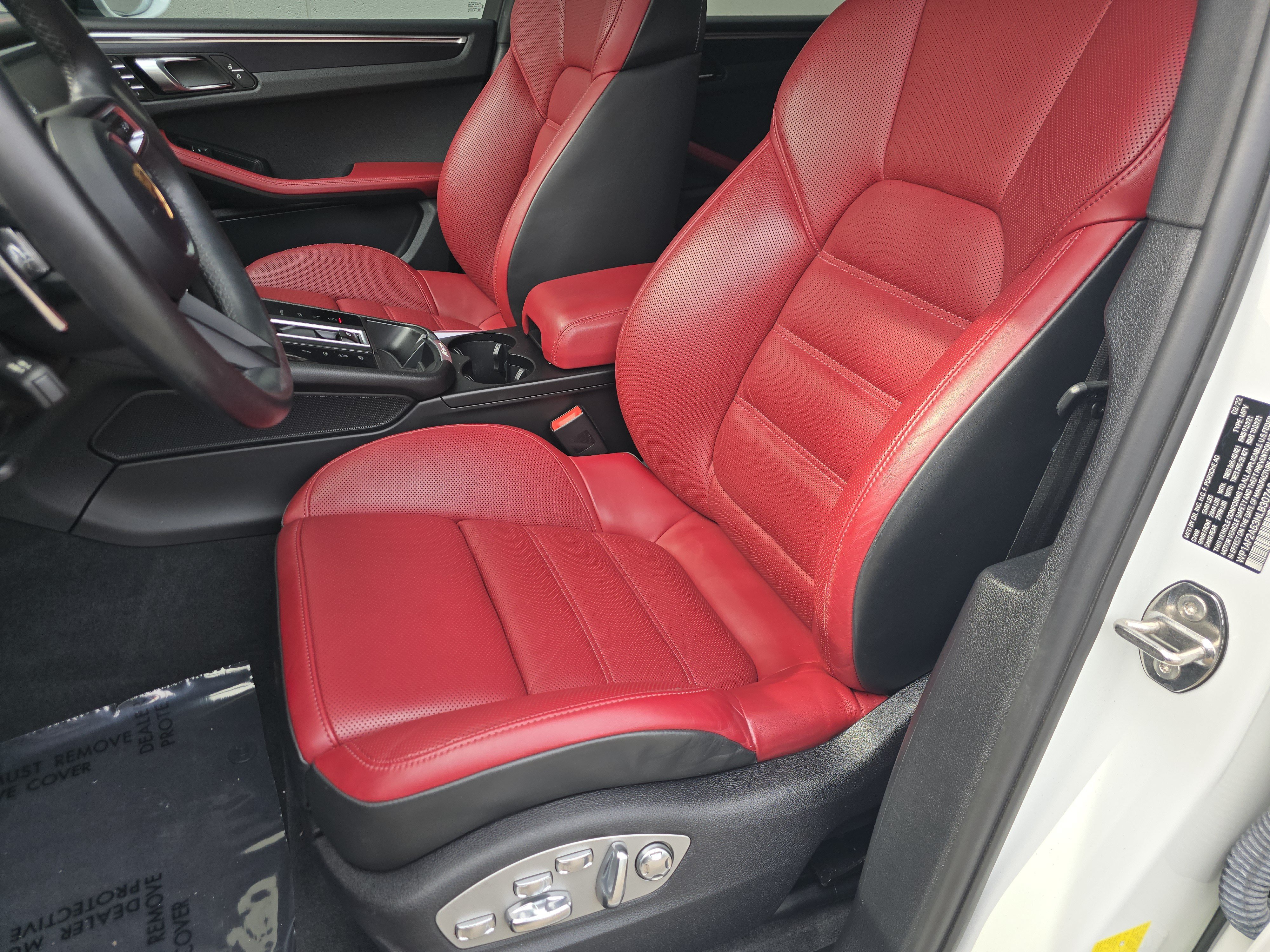 Certified 2022 Porsche Macan GTS AWD/4WD image 4