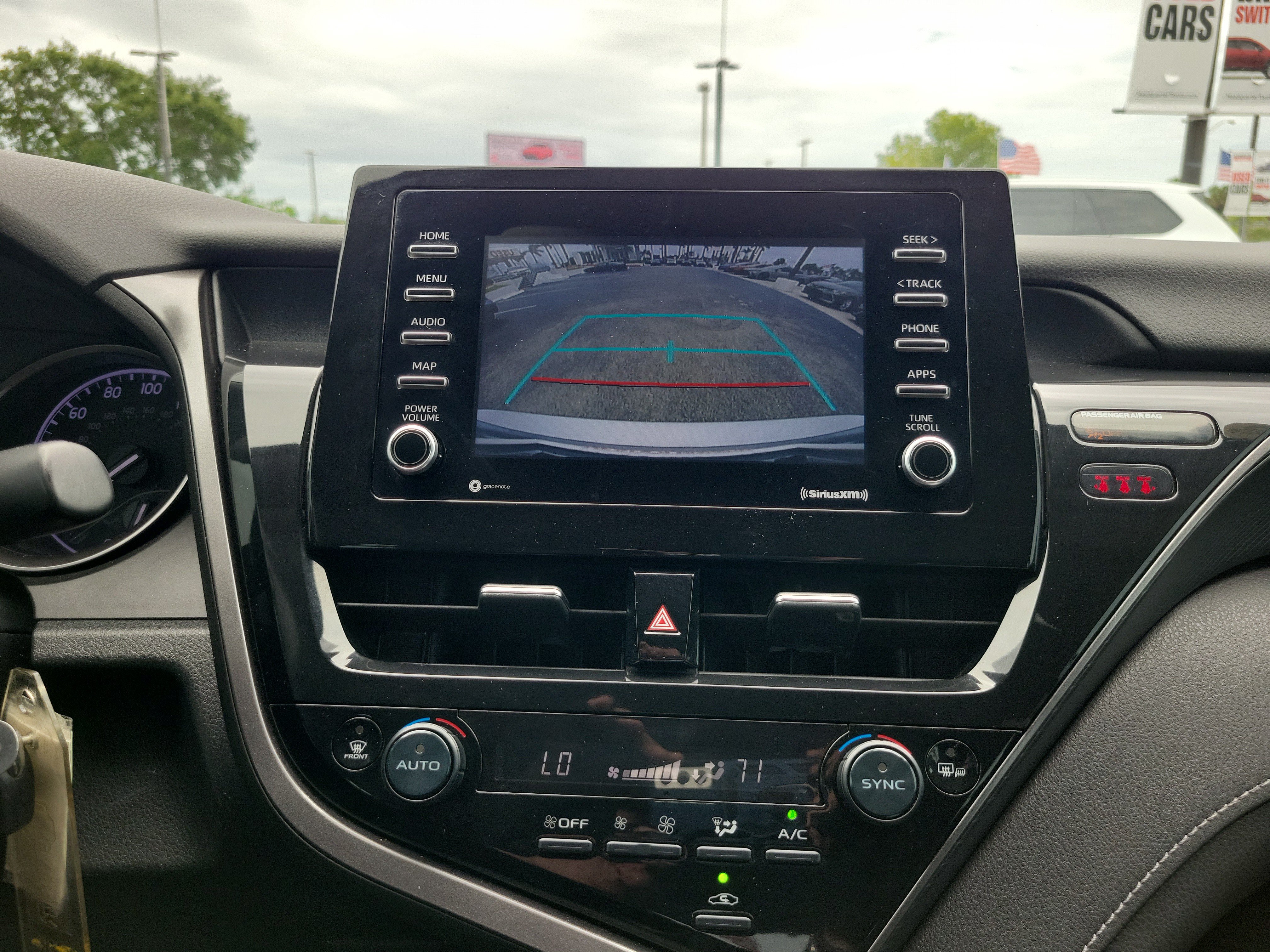 Used 2022 Toyota Camry SE FWD image 27