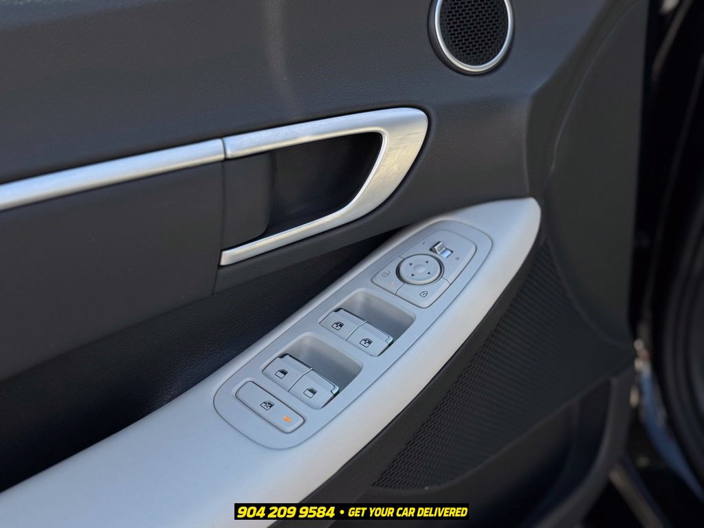 Used 2025 Hyundai Sonata SEL FWD image 17