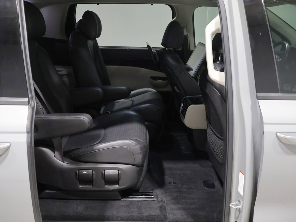 Used 2022 Kia Carnival SX Prestige FWD image 24
