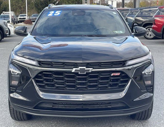 Certified 2025 Chevrolet Trax RS w/ Sunroof Package image 8