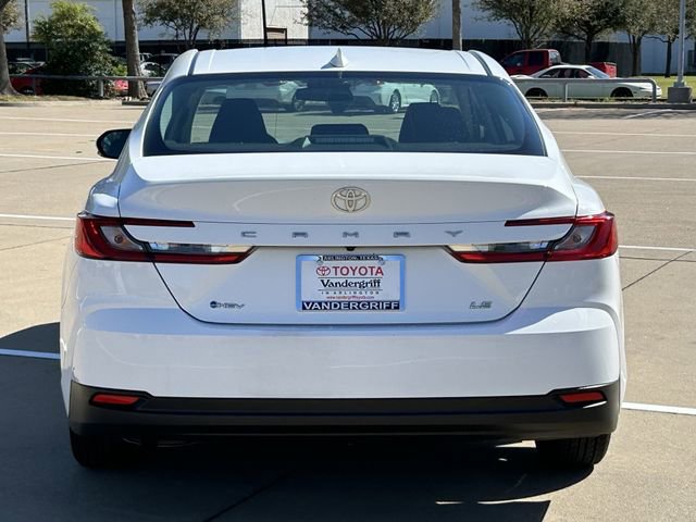 Used 2025 Toyota Camry LE image 5