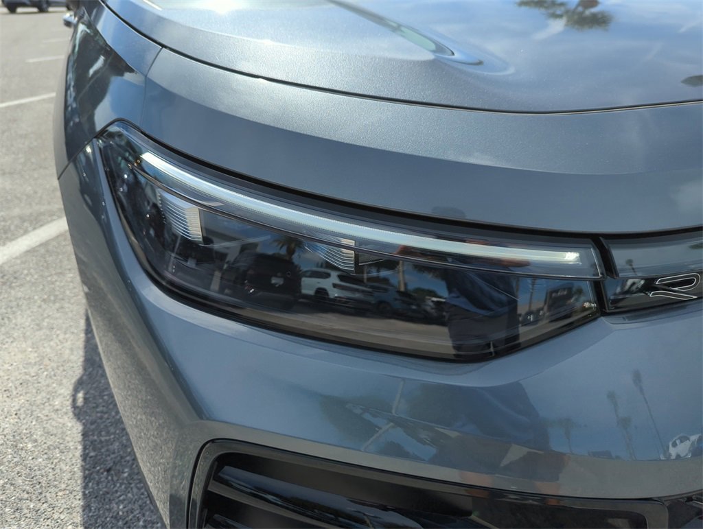 New 2025 Volkswagen Tiguan SE R-Line image 13