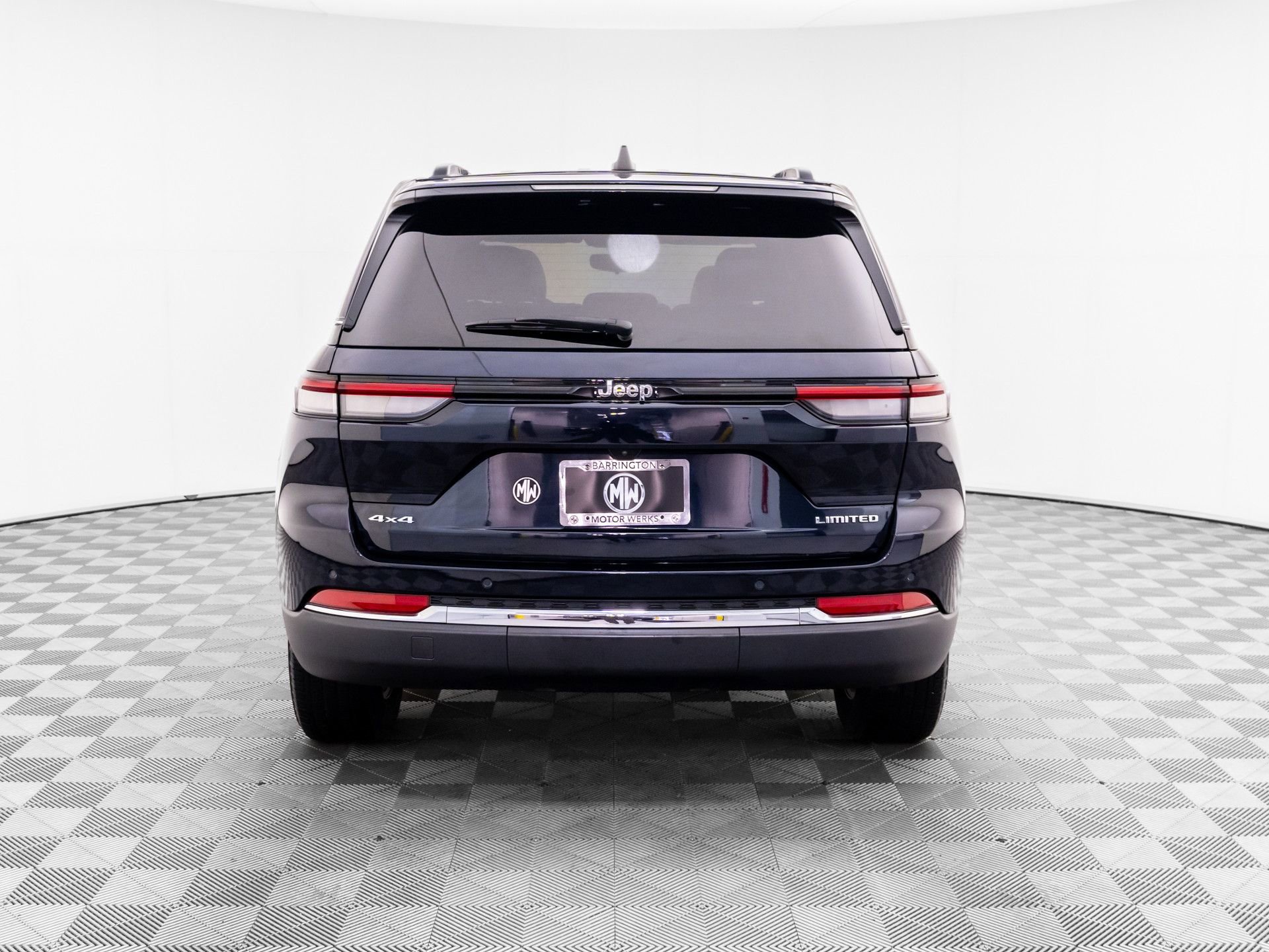 Used 2023 Jeep Grand Cherokee Limited image 4