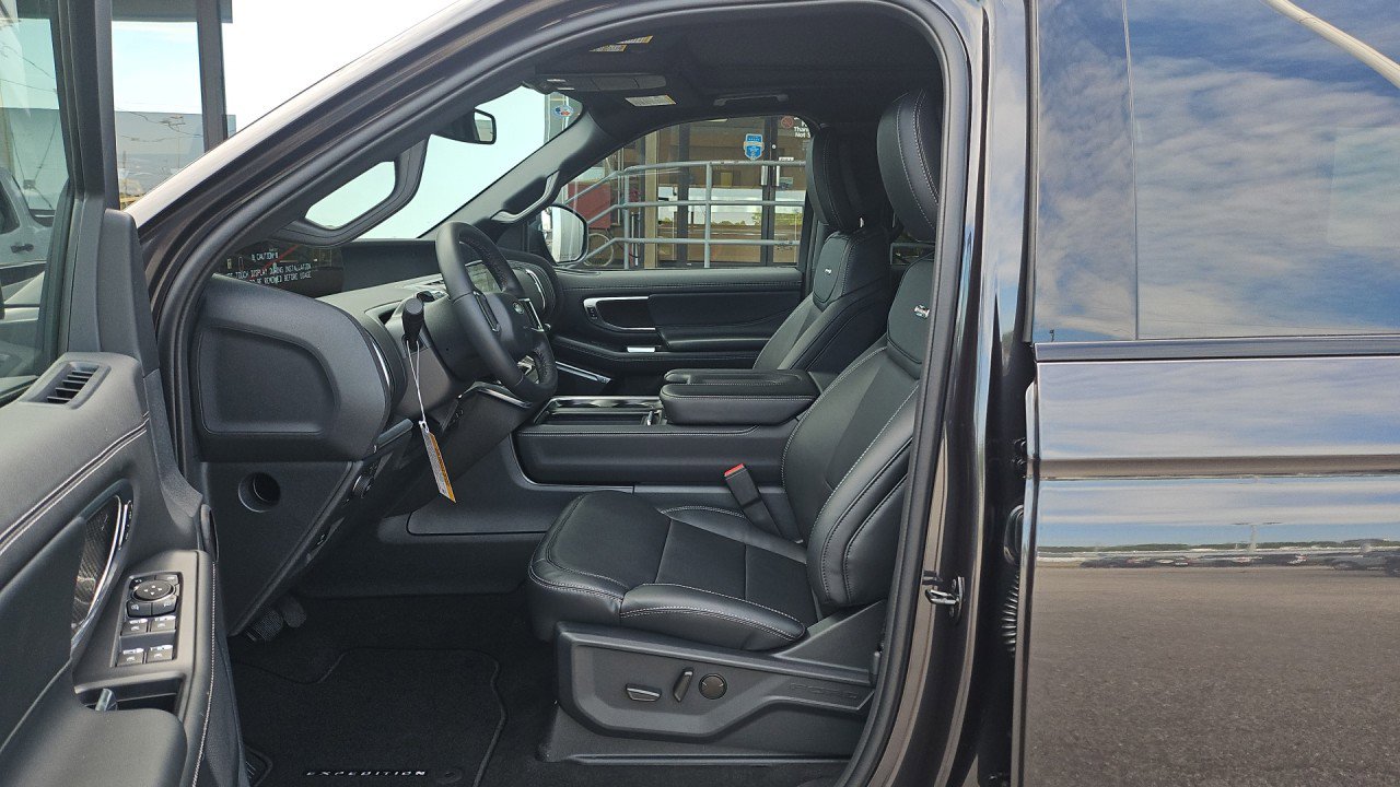 New 2026 Ford Expedition Max Platinum AWD/4WD image 8