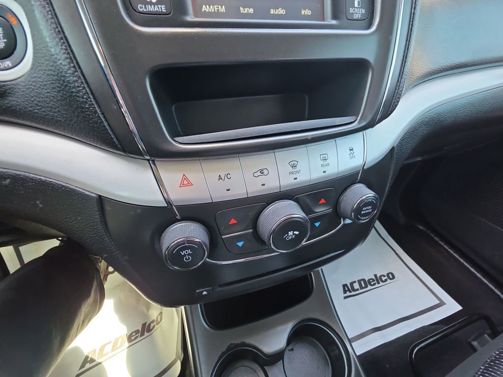 Used 2020 Dodge Journey SE w/ Blacktop Package FWD image 9