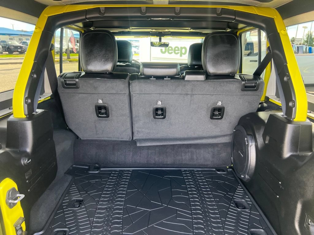 Used 2023 Jeep Wrangler Unlimited Sahara AWD/4WD image 49