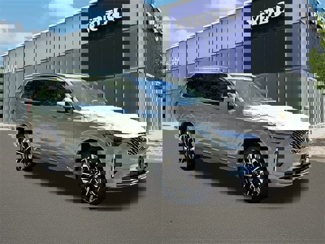 New 2026 Volvo XC90 B6 Ultra