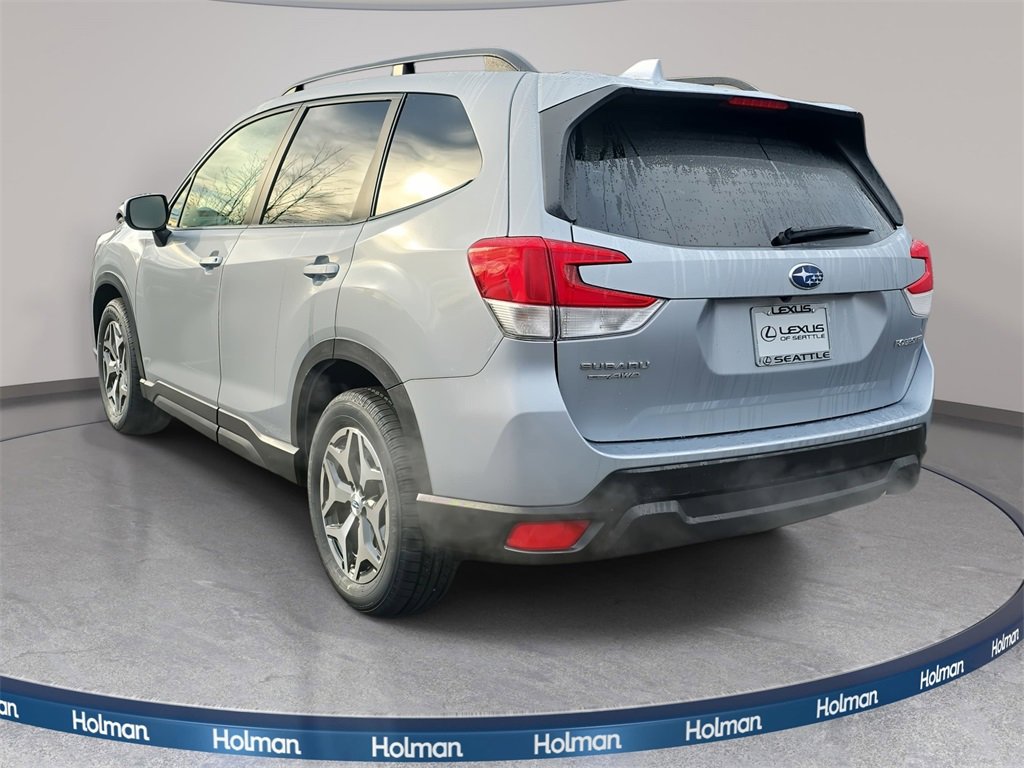 Used 2020 Subaru Forester Premium image 8