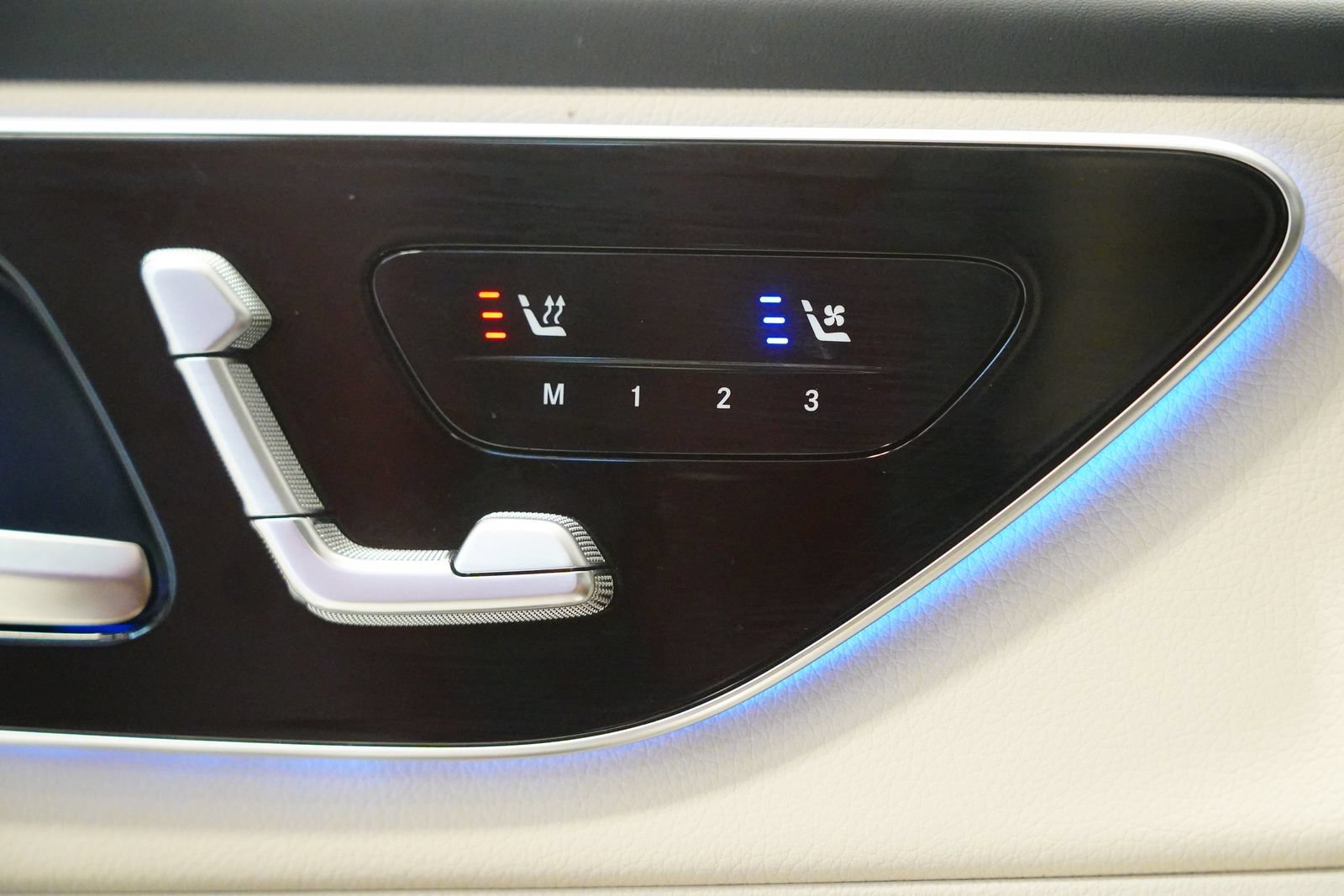 Used 2024 Mercedes-Benz GLC 300 4MATIC image 26