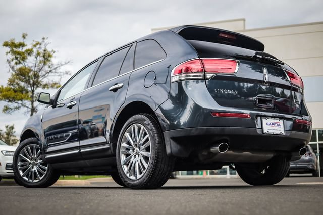 Used 2013 Lincoln MKX AWD image 2