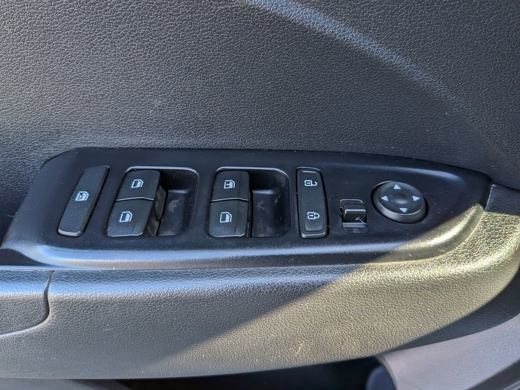 Used 2021 Hyundai Venue SE image 19