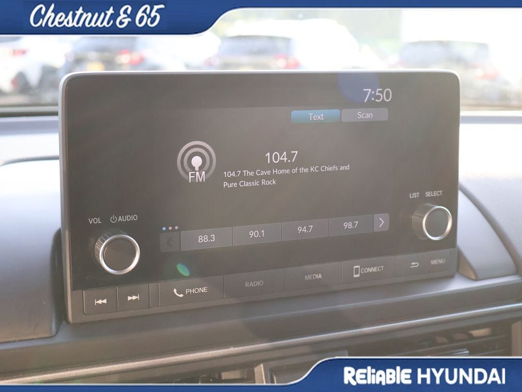Used 2025 Honda Pilot Sport image 33