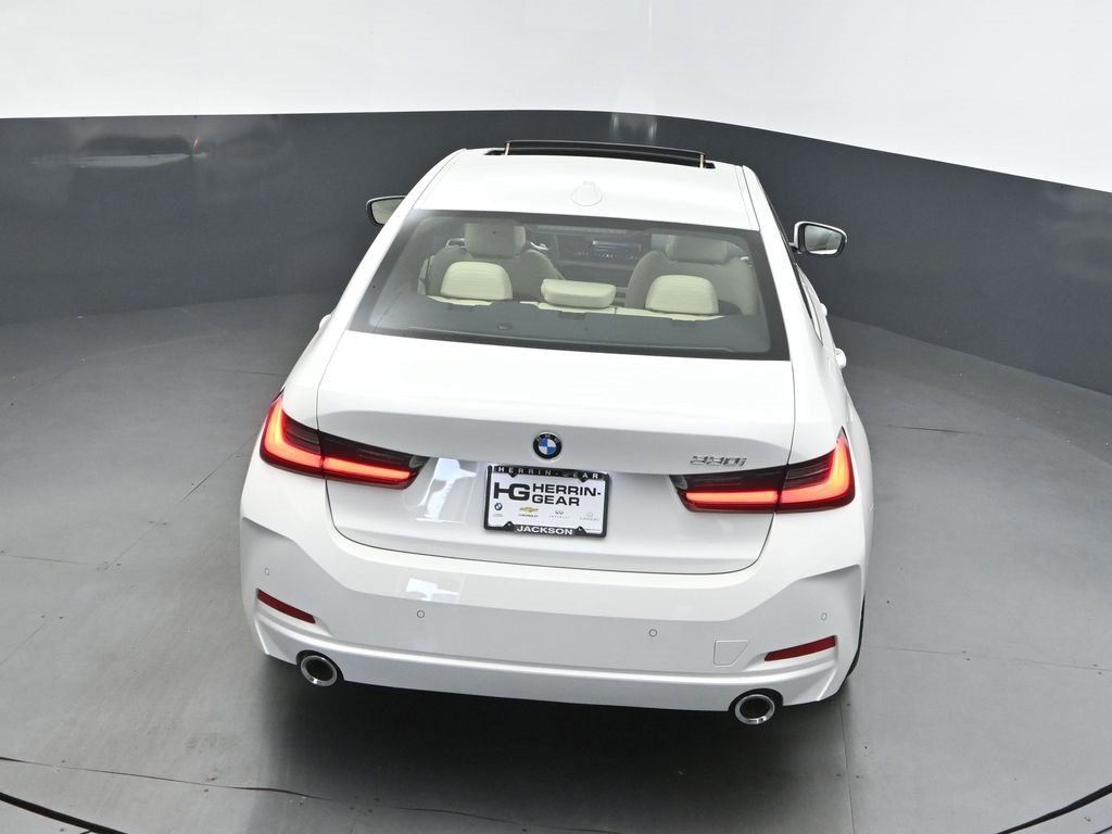 New 2026 BMW 330i Sedan w/ Convenience Package image 34