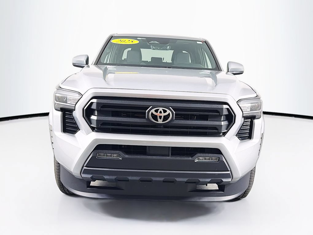 Used 2025 Toyota Tacoma SR5 AWD/4WD image 2